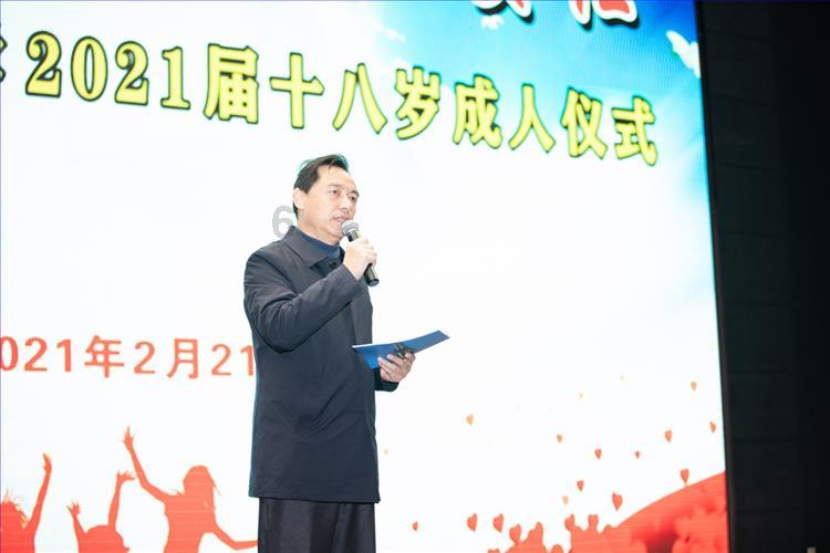 清华毕业谷歌工程师杀妻,男生抽走板凳致同学骨折,给我们什么启示|教育圈热议