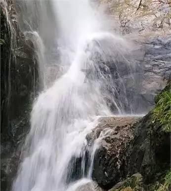 西宁:冬季滑雪场上好热闹